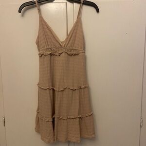 Love Tree Beige Tiered Sleeveless Dress Size Small